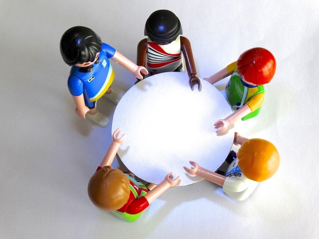 playmobil, characters, meeting, conversation, talk, getting together, decisions, decide, round table, talk to each other, table, group, to speak, people, meeting, meeting, meeting, meeting, meeting, conversation, conversation, talk, round table